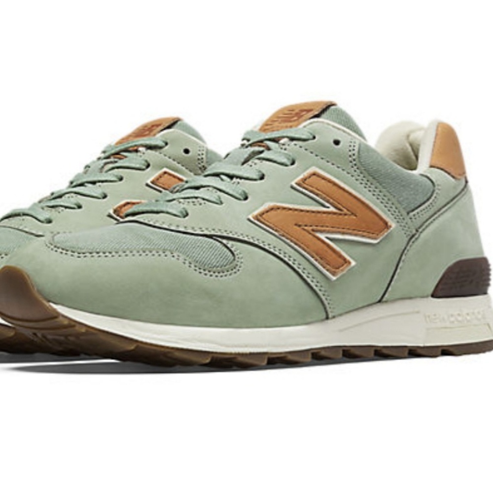 RARE⭐New Balance 1400 womens 8.5, mens 6.5